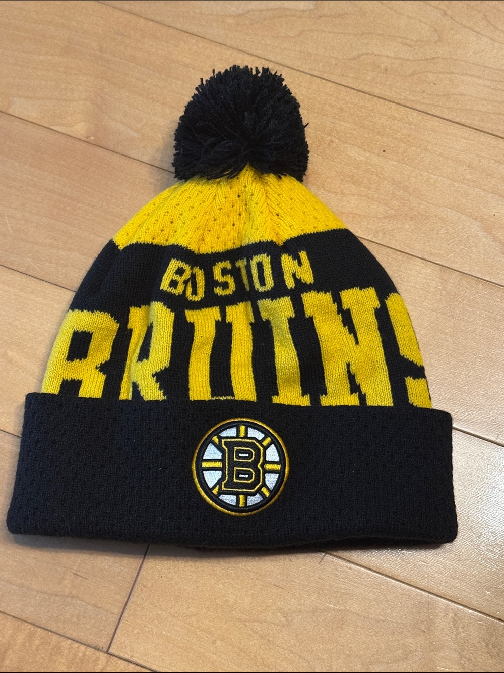 NHL Boston Bruins Kids Pom Beanie Toque - Black & Yellow
